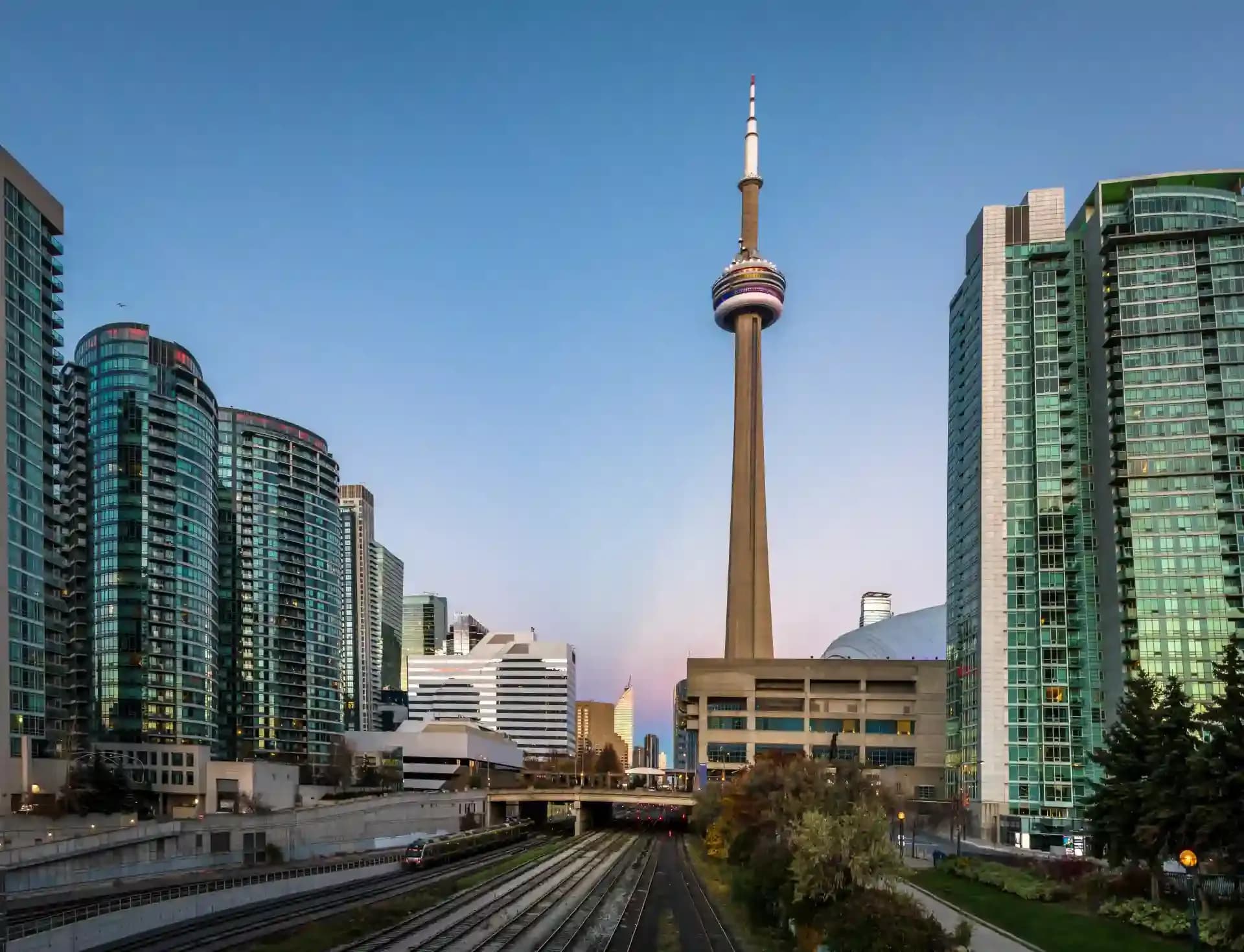 Toronto Tapestry: Weaving Through the City’s Modern Marvels and Historic Charms